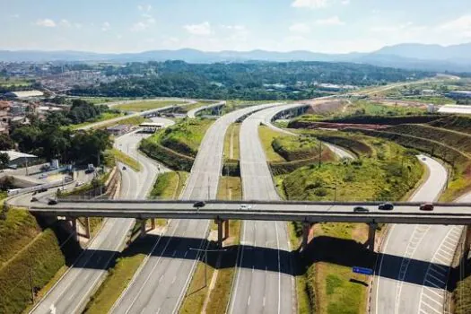 Feriado 9 de julho: 2,7 milhões de veículos devem circular nas rodovias de SP