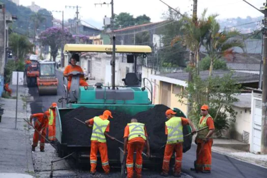 Ruas da Vila Guarani e região são recapeadas pela Prefeitura de Mauá