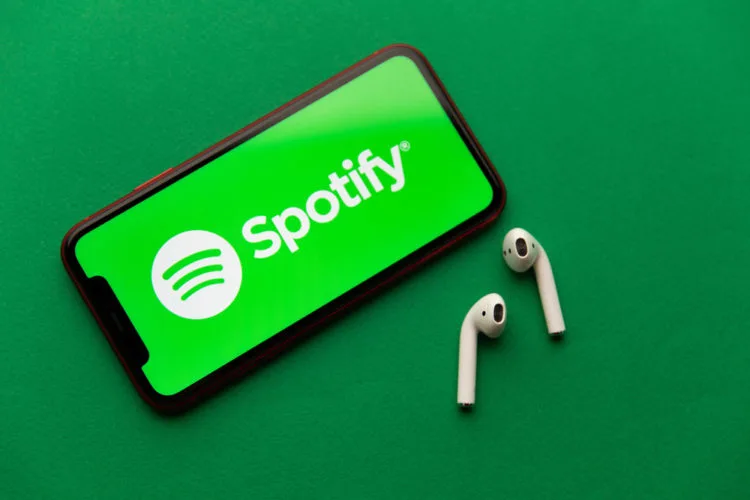 spotify-logo-features-2-e1614063995881