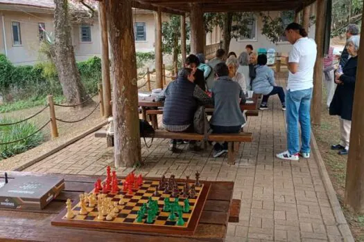 Jardim Botânico têm exposição de plantas carnívoras, abelhas sem ferrão e plantas centenárias