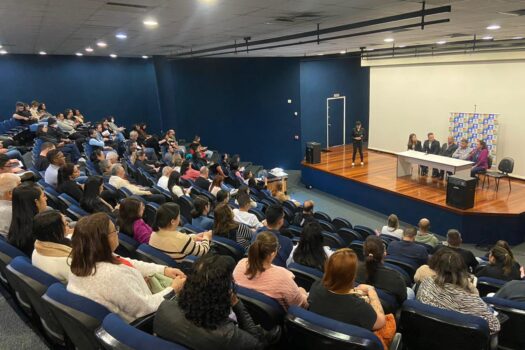 Vigilância Sanitária de Diadema realiza encontro de orientação com farmácias e drogarias