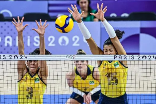 Olimpíadas de Paris: Brasil bate Quênia com tranquilidade e vence primeira no vôlei