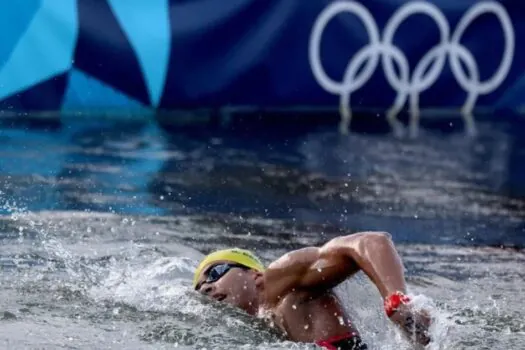 Guilherme “Cachorrão” estreia na maratona aquática, mas abandona prova