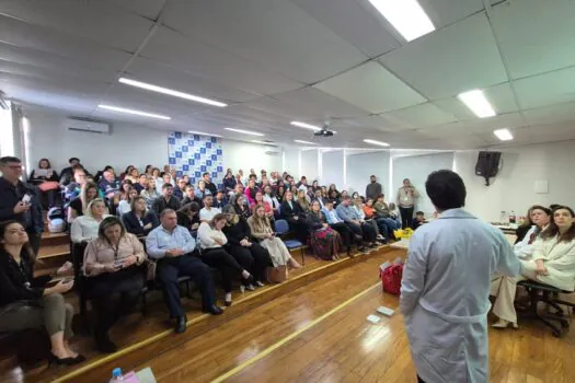 Santo André apresenta boas práticas no cuidado de pacientes com infarto durante fórum