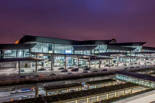 Aeroporto de Guarulhos alerta sobre atraso em terminal de cargas, e setor vê problema crônico