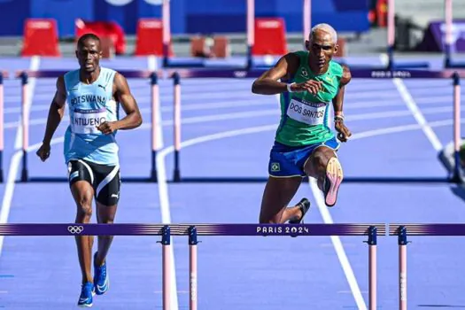 Piu solta no fim e avança com calma à semifinal dos 400 m com barreiras