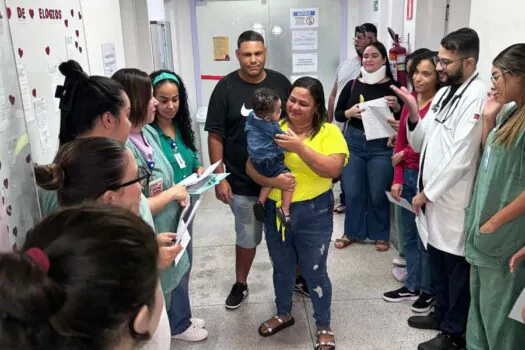 Bebê de 1 ano e 7 meses tem alta pela primeira vez do Hospital Guilherme Álvaro