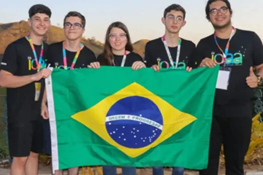 Brasileiros são medalhistas em olimpíada internacional de astronomia