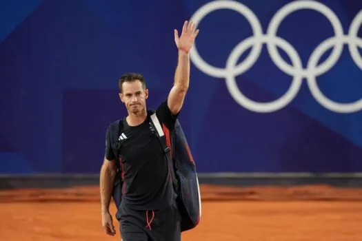 Andy Murray perde nas quartas e encerra carreira aplaudido de pé em Paris