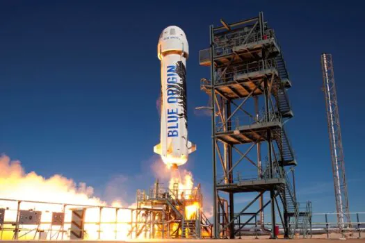 Blue Origin completa com sucesso 8º voo de turismo espacial