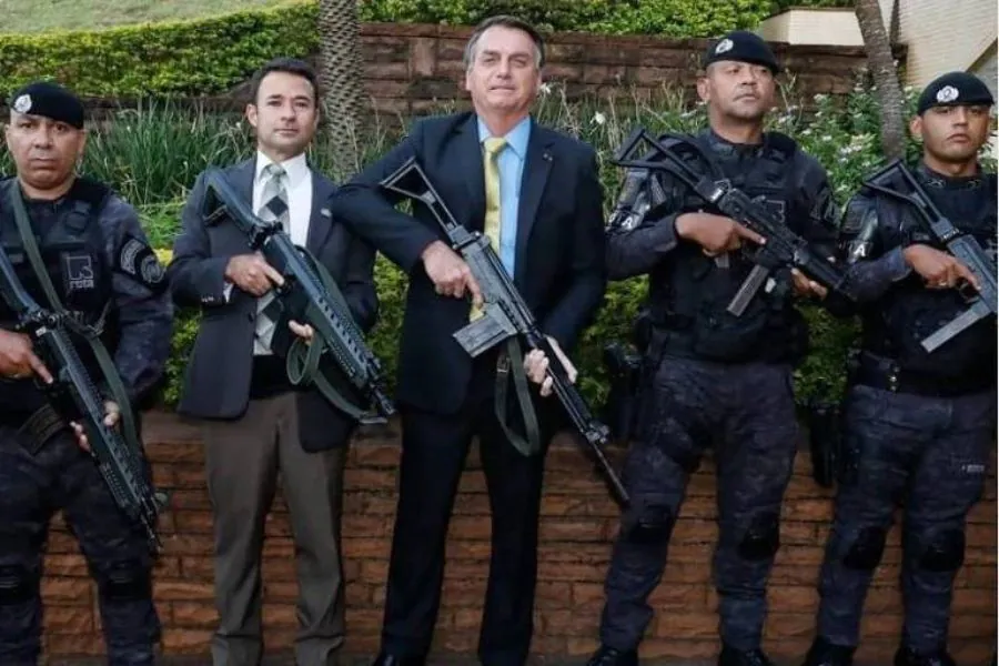 bolsonaro-armas-policiais