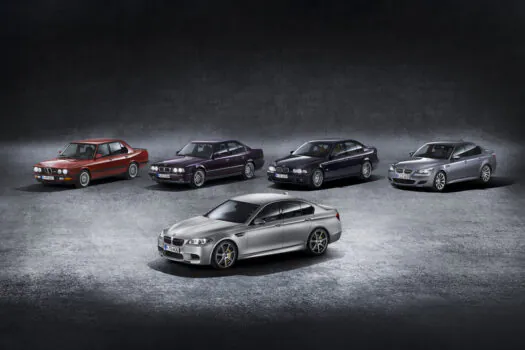 BMW comemora 40 anos do BMW M5: super sedã esportivo que revolucionou seu segmento