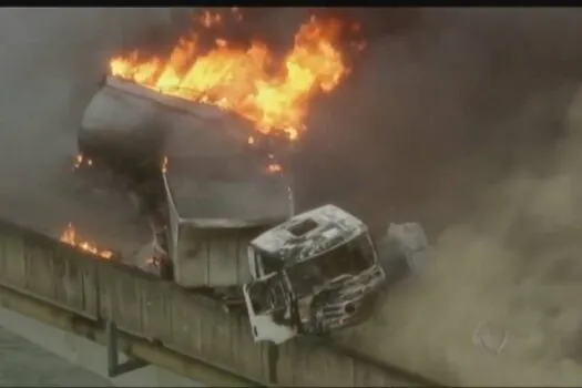 Explosão de caminhão-tanque bloqueia totalmente o Rodoanel em Ribeirão Pires (SP)