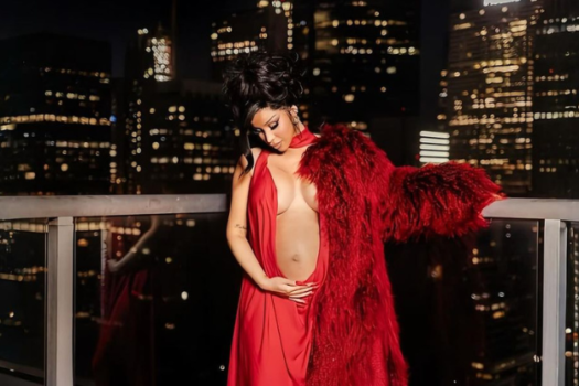 Cardi B anuncia terceira gravidez após suposto pedido de divórcio