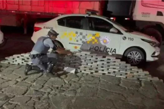 Mais de 140 kg de cocaína são encontrados em engate de caminhão no interior de SP