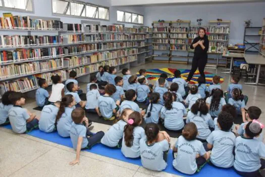 Bibliotecas de Santo André terão contação de histórias e fantoches em agosto