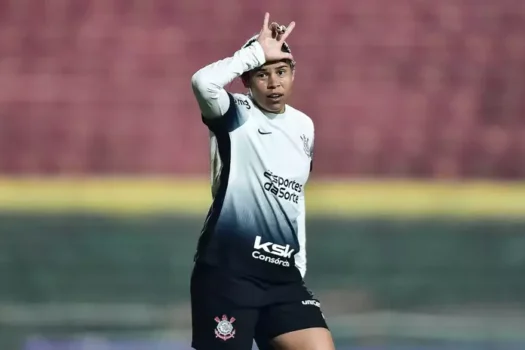 Corinthians faz gol cedo, bate Bragantino e avança no Brasileirão Feminino