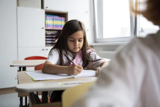 Desempenho abaixo da meta no Ideb alerta para desafios no futuro da educação brasileira