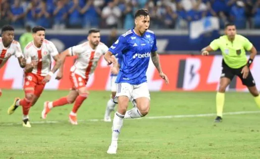 Cruzeiro perde pênalti, empata com Inter em casa e não quebra tabu amargo