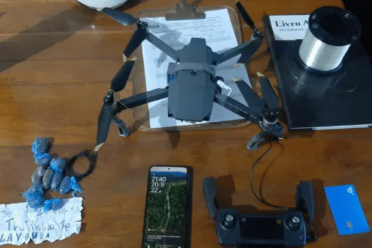 Drone é abatido ao tentar jogar drogas e celular dentro de presídio em MG