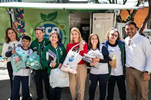 EcoTroca no Bairro Fundação entrega 408 kg de alimentos não perecíveis a moradores