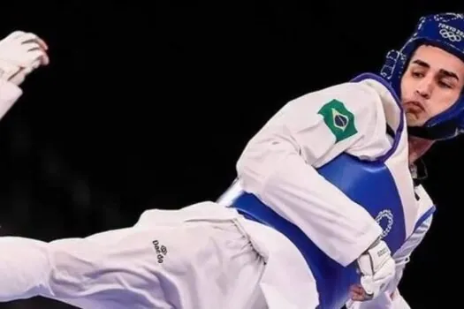 Edival Pontes conquista bronze para o Brasil no taekwondo