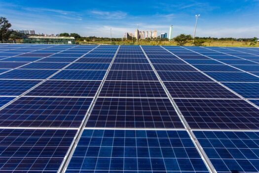 Como os sistemas híbridos de energia solar podem ser aliados nos apagões em SP?