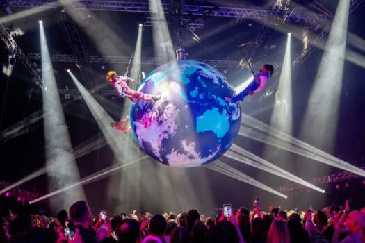 Fuerza Bruta é dica cultural multissensorial em São Paulo