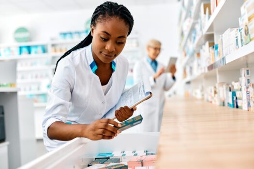 SP tem vagas de emprego, cursos gratuitos e linhas de microcrédito para o setor farmacêutico