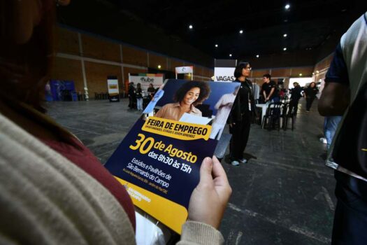 Feira de Aniversário voltado ao 1º emprego em São Bernardo reúne mais de 2.000 pessoas