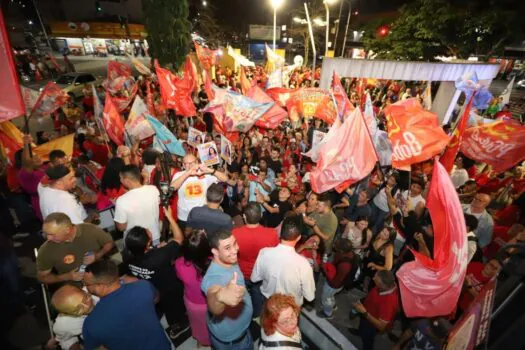 Caminhada no Serraria dá início à campanha de Filippi