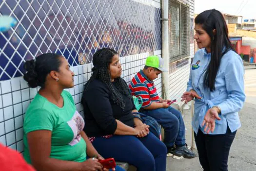 Flávia Morando projeta municipalização do 6º ao 9º ano em pacote da Educação