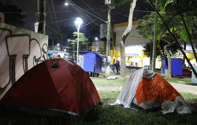 frente-fria-pessoas-situacao-de-rua