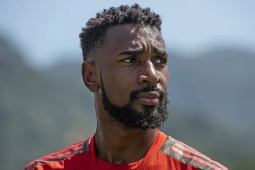 Gerson chega a 34 jogos seguidos sem descanso pelo Flamengo e vai à seleção