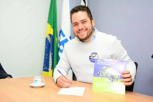 Gilvan é o primeiro candidato do Grande ABC a assinar termo de compromisso com o Sebrae