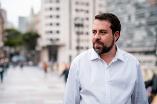 Boulos encerra campanha com Marta, Dirceu e Marina na Paulista e irá a Heliópolis