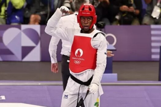 Henrique Marques vence na estreia e vai às quartas do taekwondo em Paris