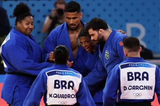 Com campeã olímpica Bia Souza, Brasil bate Itália nas equipes de judô e garante o bronze