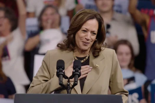 Nova pesquisa aponta vantagem de Kamala sobre Trump