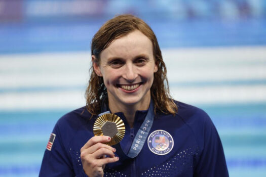 Katie Ledecky iguala ginasta ucraniana e se torna mulher com mais medalhas de ouro em Olimpíadas