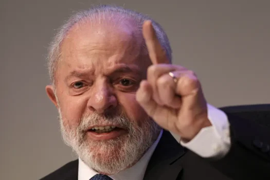 Lula diz que governo está inovando na contratação de servidores