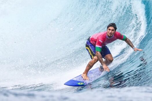 ‘Teve um começo triste, mas terminou feliz’, diz Medina após bronze no surfe