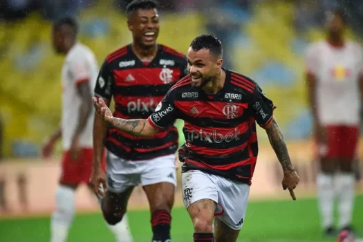 Com Michael fora, Flamengo poderá inscrever outros reforços na Libertadores