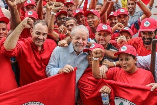 Lula se reúne com MST para discutir reforma agrária