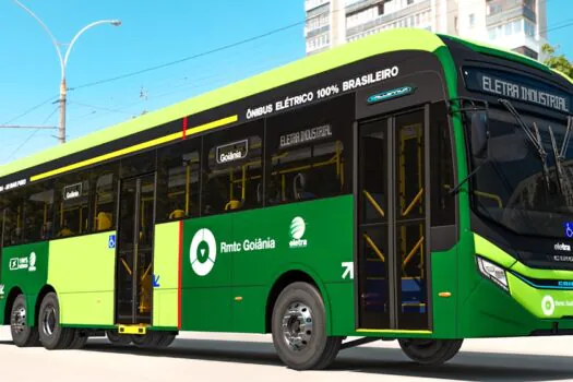 Eletra entrega mais 10 ônibus elétricos para Goiânia