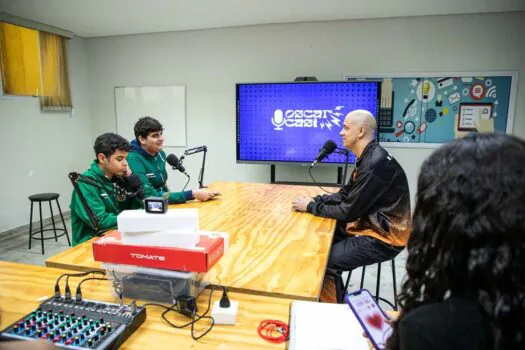 Escola municipal de São Caetano cria podcast educacional