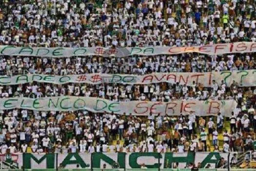 Torcida organizada invade Academia de Futebol após série negativa do Palmeiras