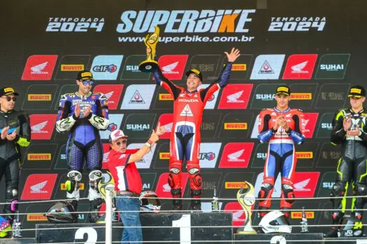 Vitória inédita de João Carneiro, da Honda Racing, na classe principal do SuperBike Brasil