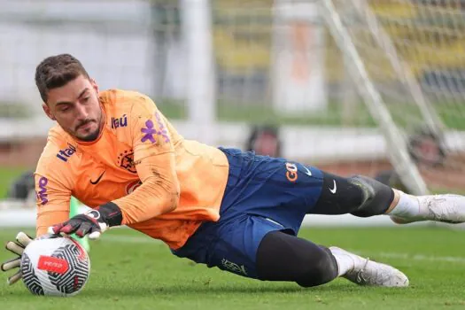 Rafael explica polêmica do cabelo rosa na seleção e revela o desejo da CBF