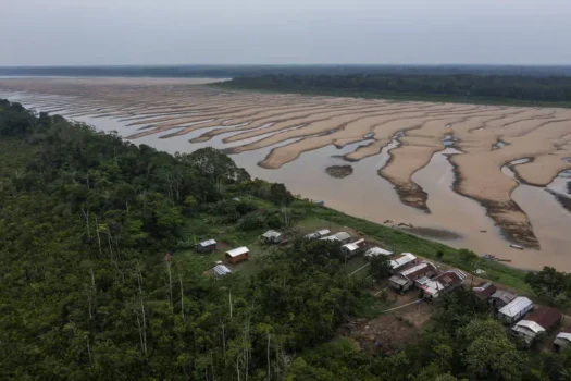 Rio Solimões tem 65% de chance de ficar abaixo da mínima histórica, alerta governo; veja previsões